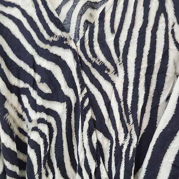 Zebra Print Maxi Dress – Flowy, Elegant & Trendy Opening on One Side - Picture 9 of 11